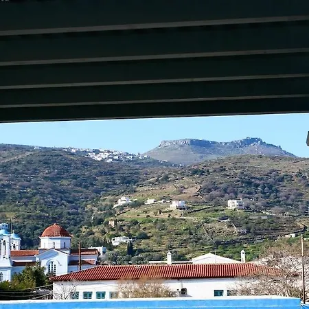 Augustis Lägenhetshotell Ormos (Andros)