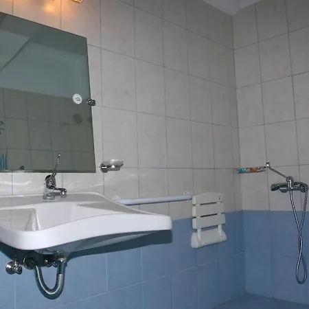 Augustis Lejlighedshotel Ormos (Andros)