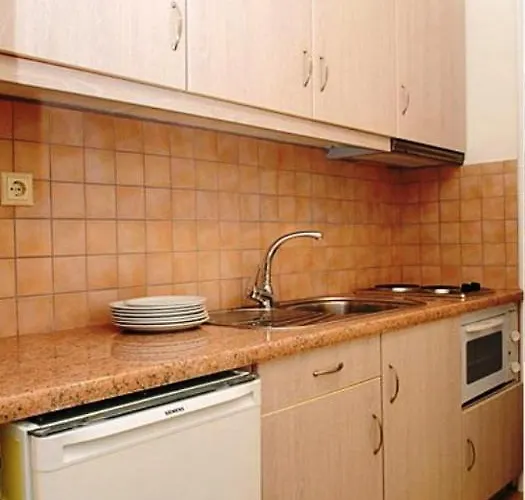 Augustis Ormos (Andros)