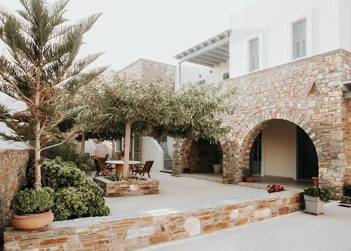 Augustis Ormos (Andros)