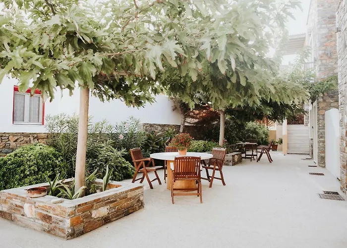 Augustis Aparthotel 3*